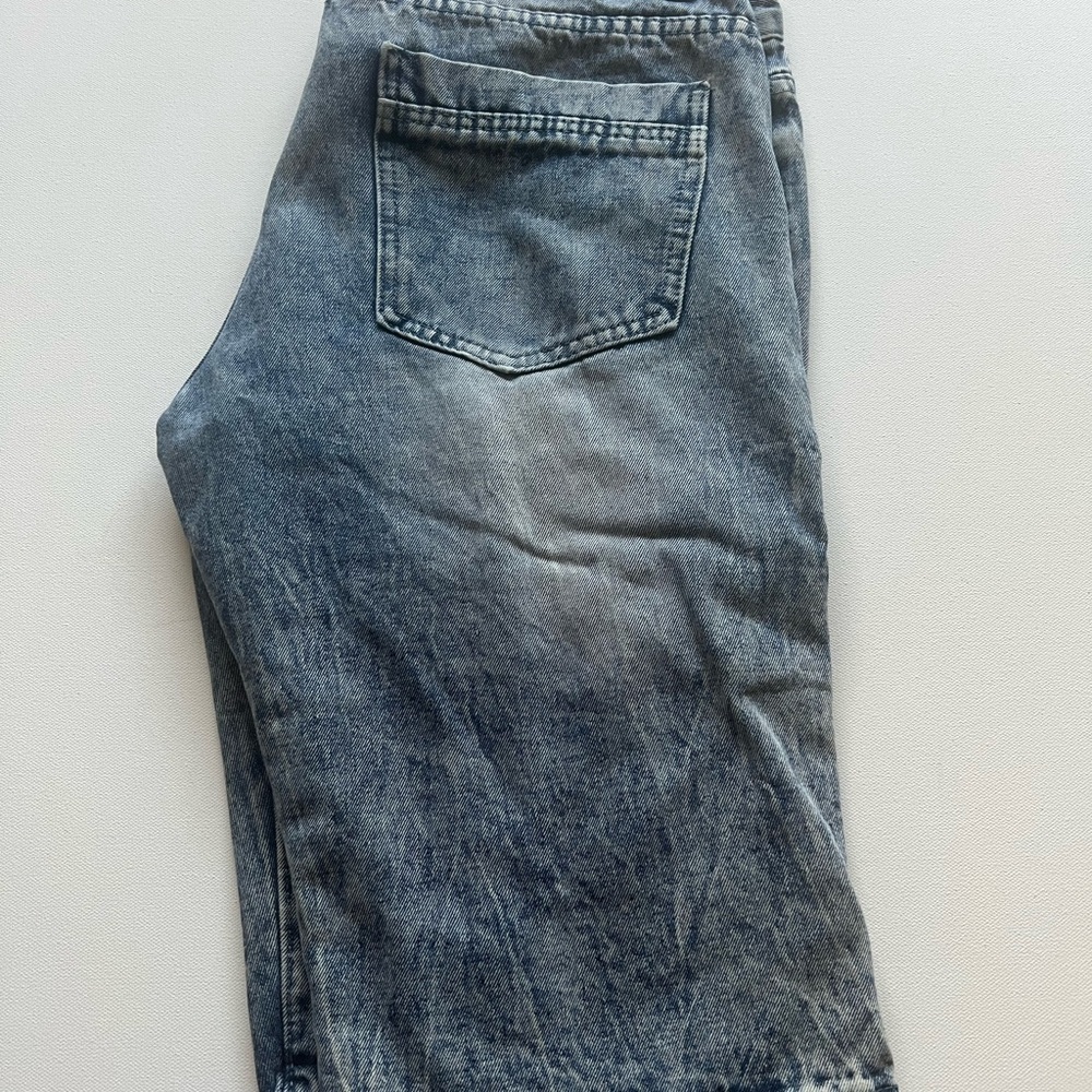 EUC TRILLNATION Shorts Men's 34x13 Distressed Denim Shorts (B5)‎